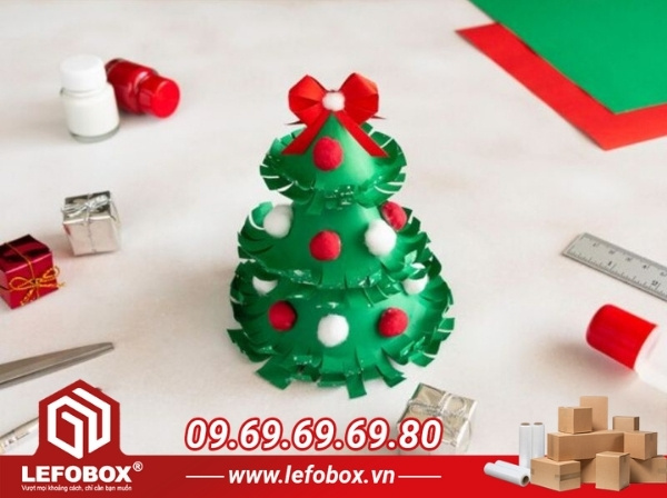 Làm cây thông noel từ hộp giấy